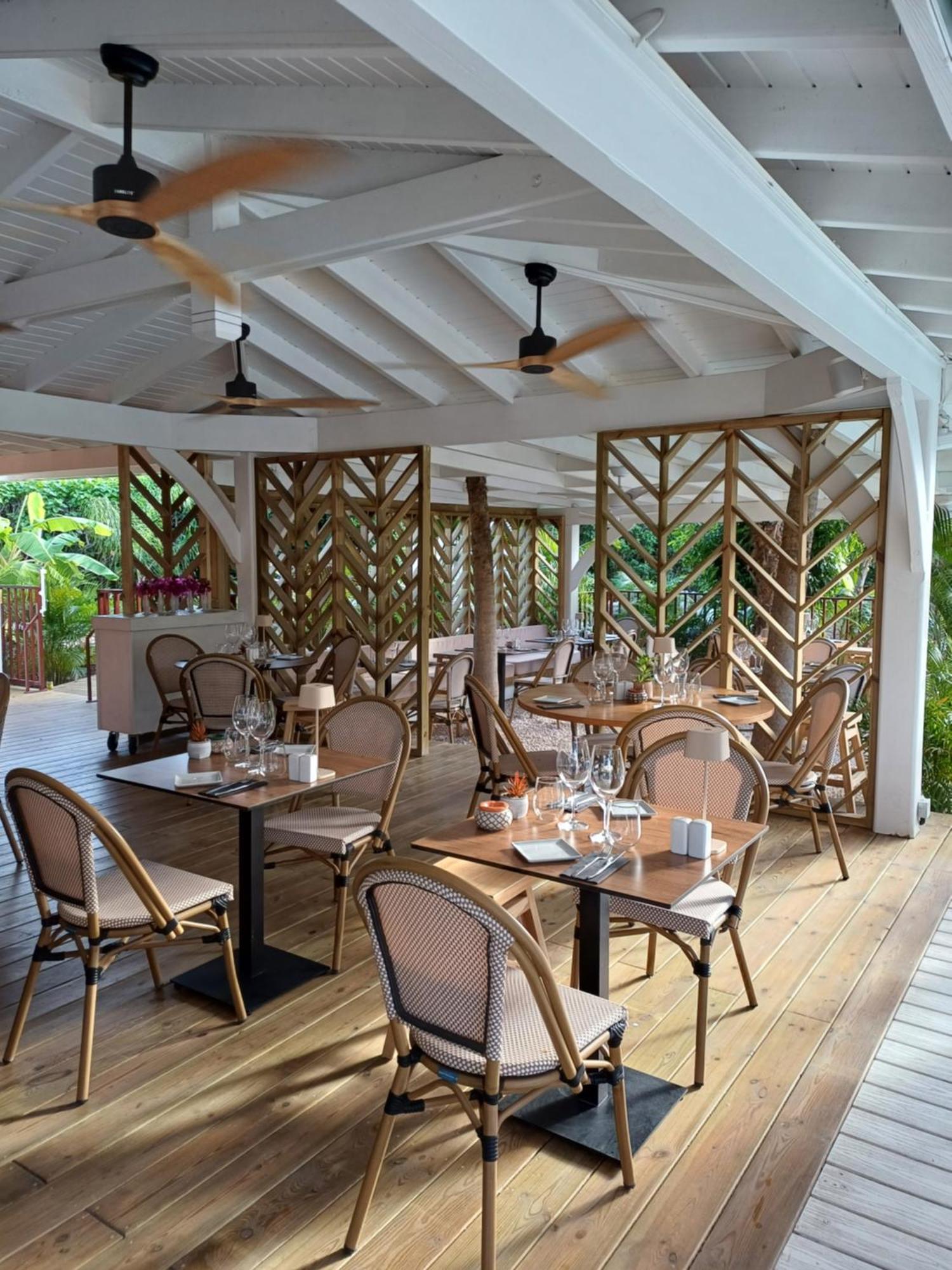 Orient Bay Palm Court Residence 4 Stars Quarter of Orleans Екстериор снимка