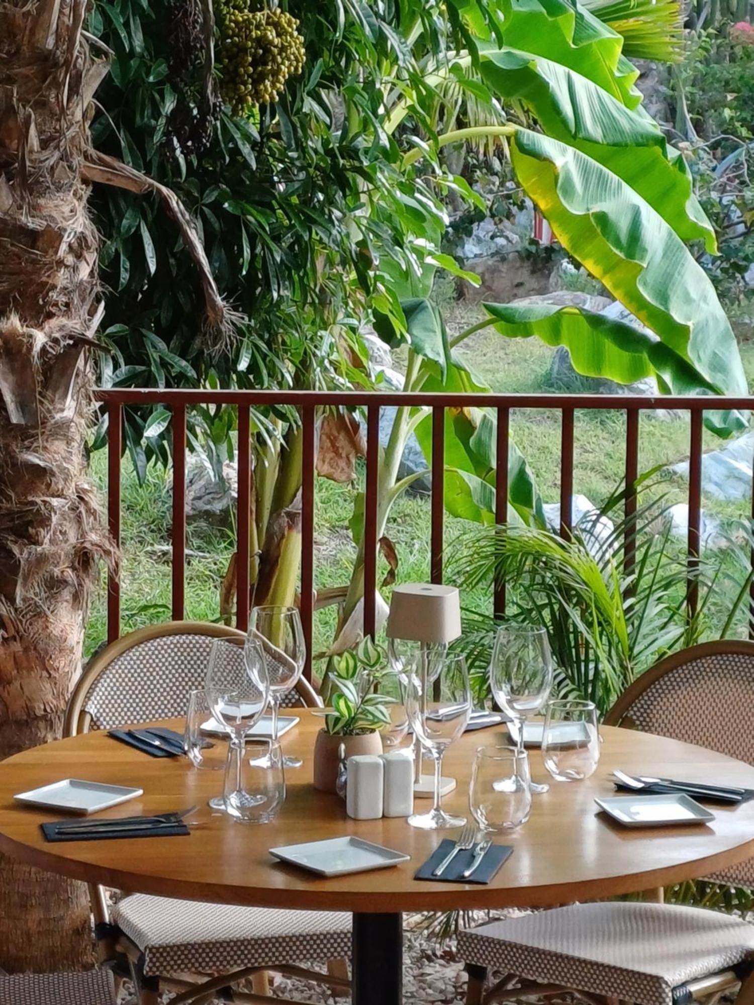 Orient Bay Palm Court Residence 4 Stars Quarter of Orleans Екстериор снимка